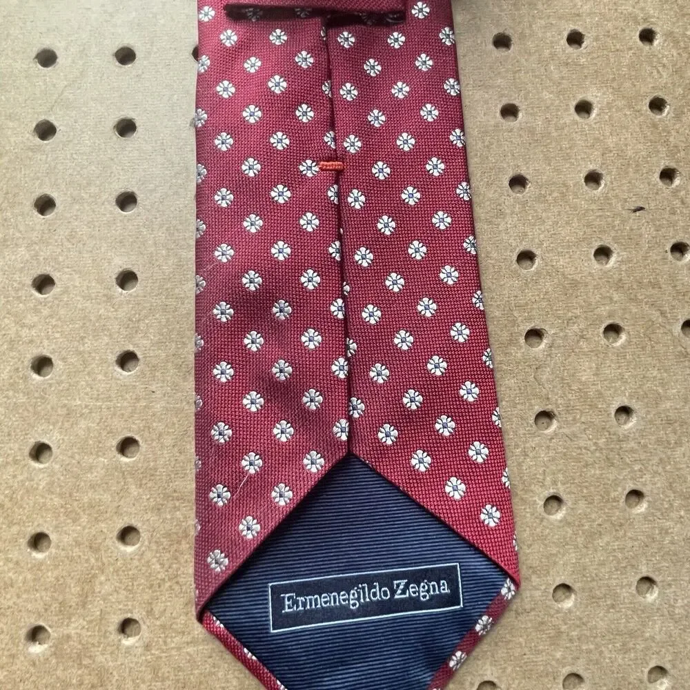 Ermenegildo Zegna Modern Floral Print Neck Tie Italy Made Silk Red Men